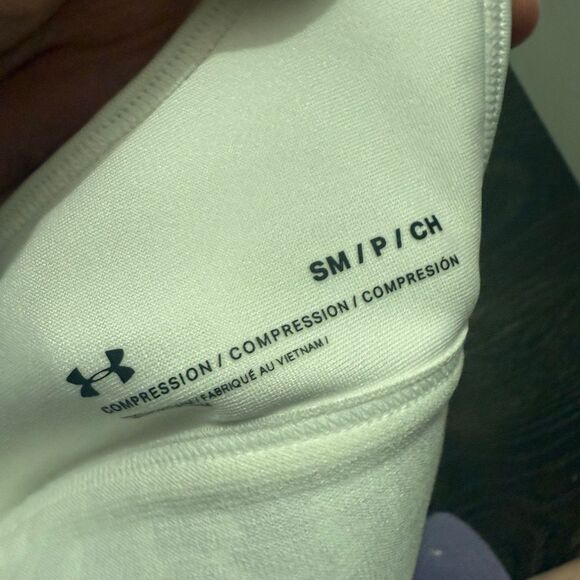 Under Armour Women’s Small White Sports Bra Criss Cross - Picture 3 of 3